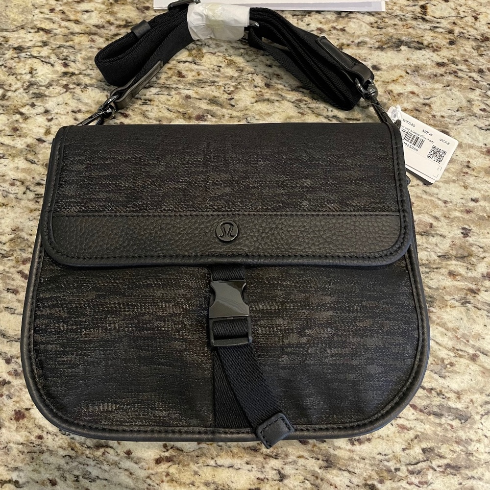 Lululemon Now and Alway Crossbody NWT